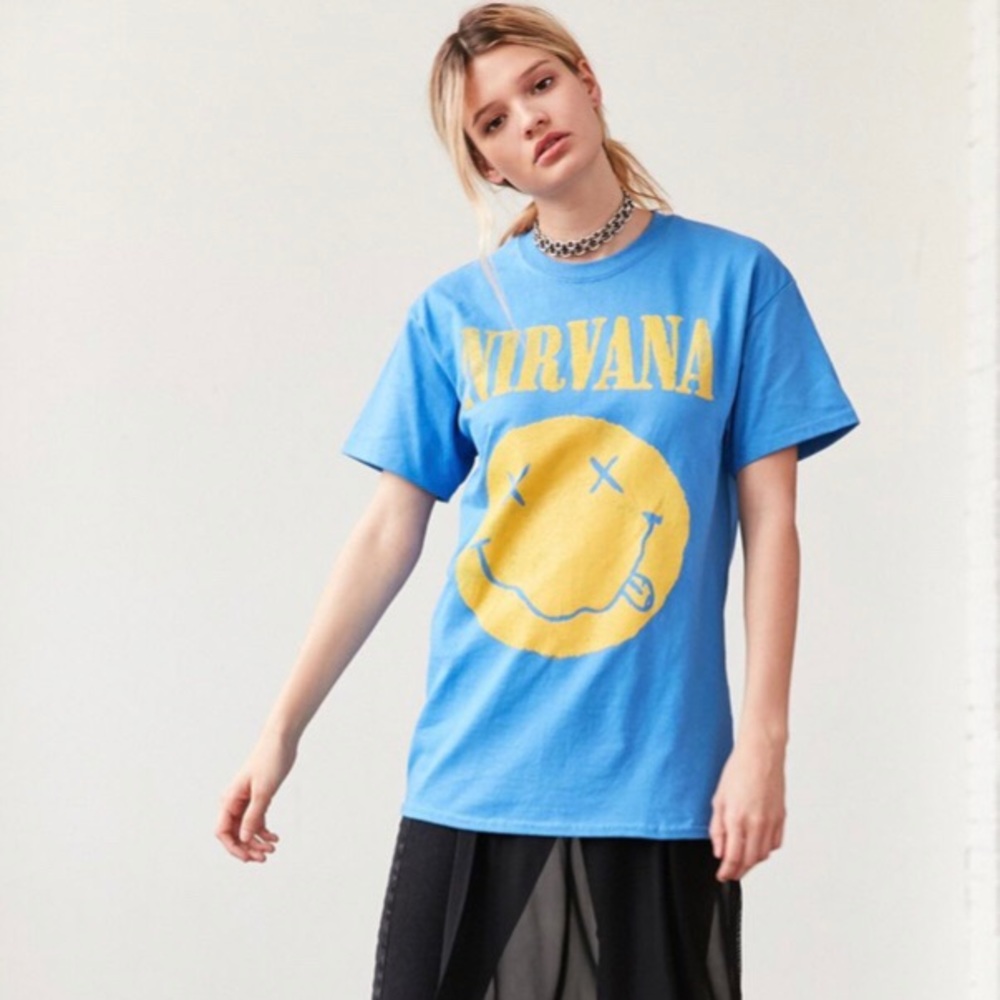 Blue and yellow nirvana smiley tee small